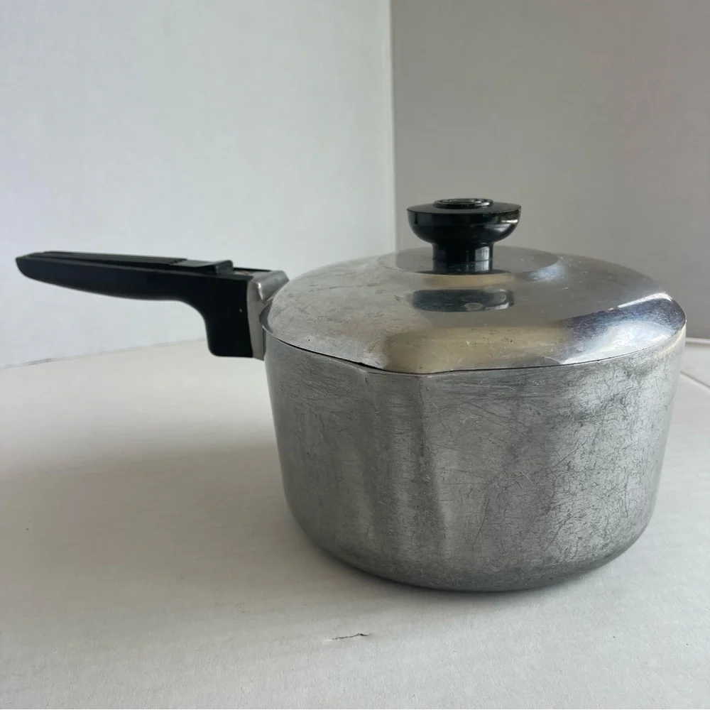 Vtg Magnalite Wagner Ware Sidney O The Gourmet Double Spout Pan 4682 W/Lid 2qt